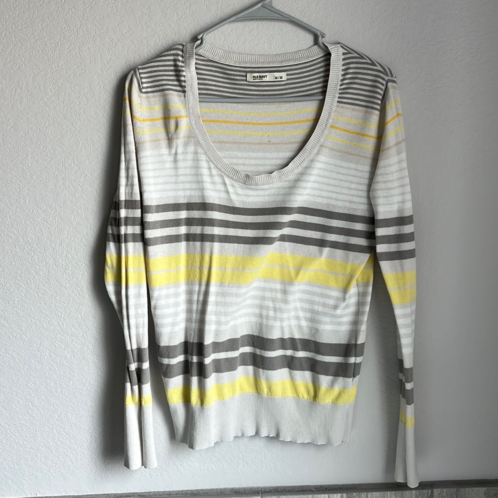 Old navy knit sweater
